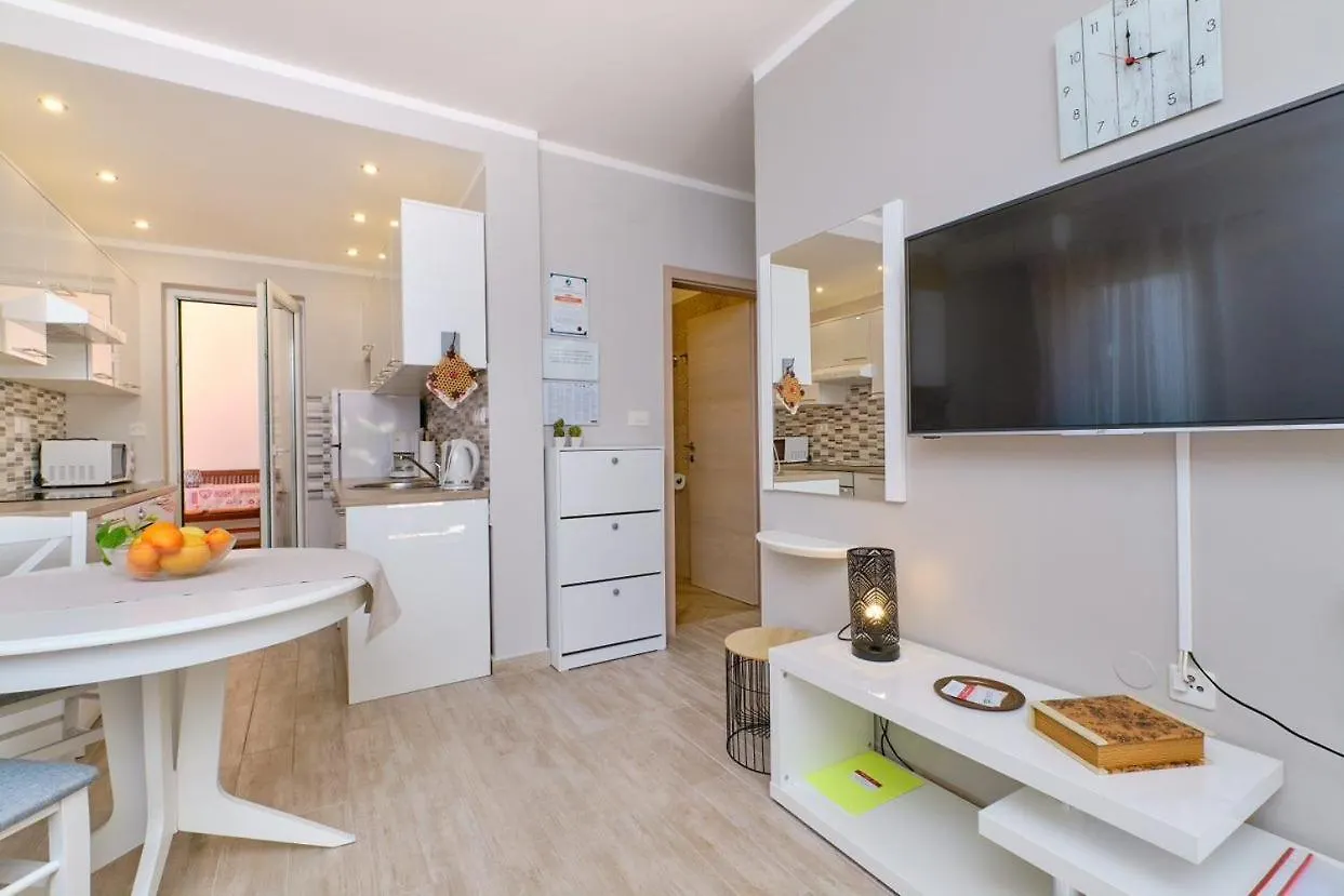 Apartments Enna 말리로시니