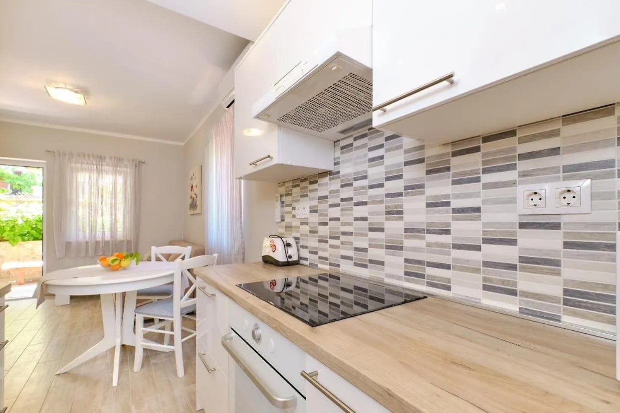 Apartments Enna Mali Losinj 0*,